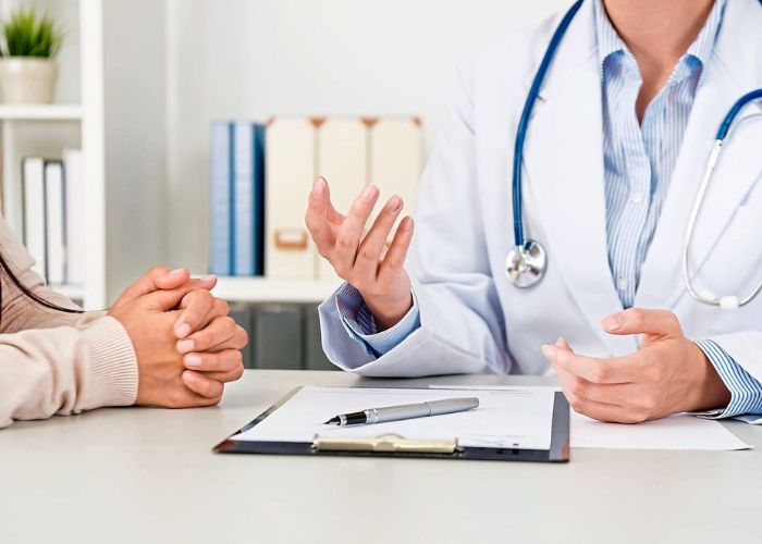 Giải đáp thắc mắc : Sau khi lấy cao răng bao lâu thì được ăn?