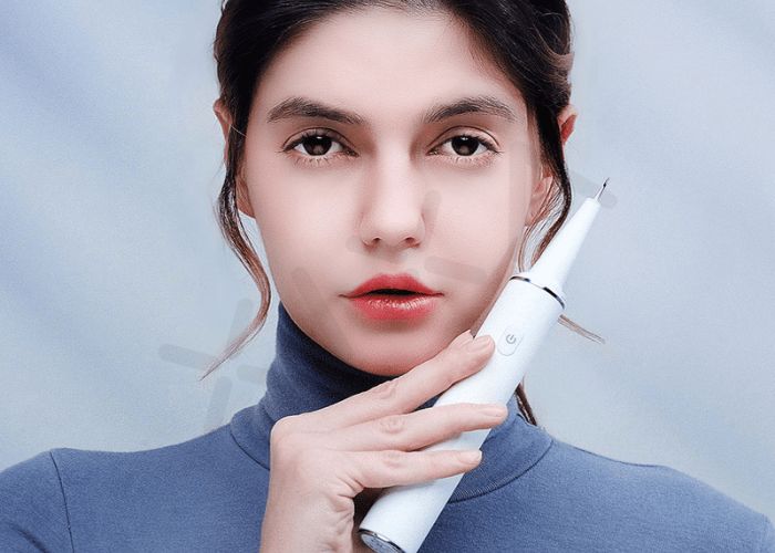 Nên sử dụng máy lấy cao răng tại nhà hay đến nha khoa?