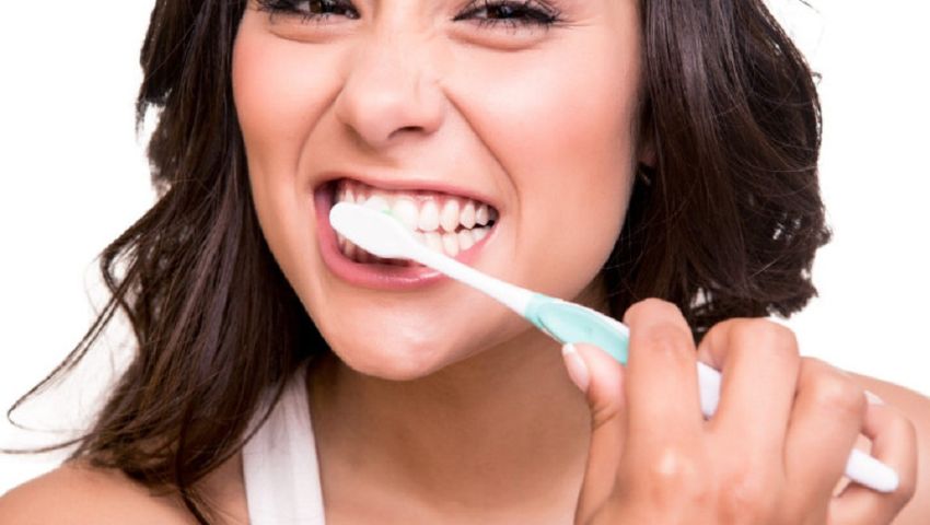 tai-sao-lay-cao-rang-xong-bi-chay-mau-lien-tuc-1