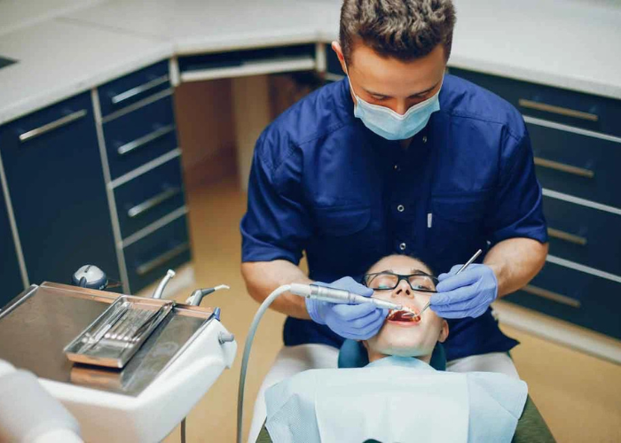 Sau khi cắt lợi nên kiêng gì? Chăm sóc như thế nào?